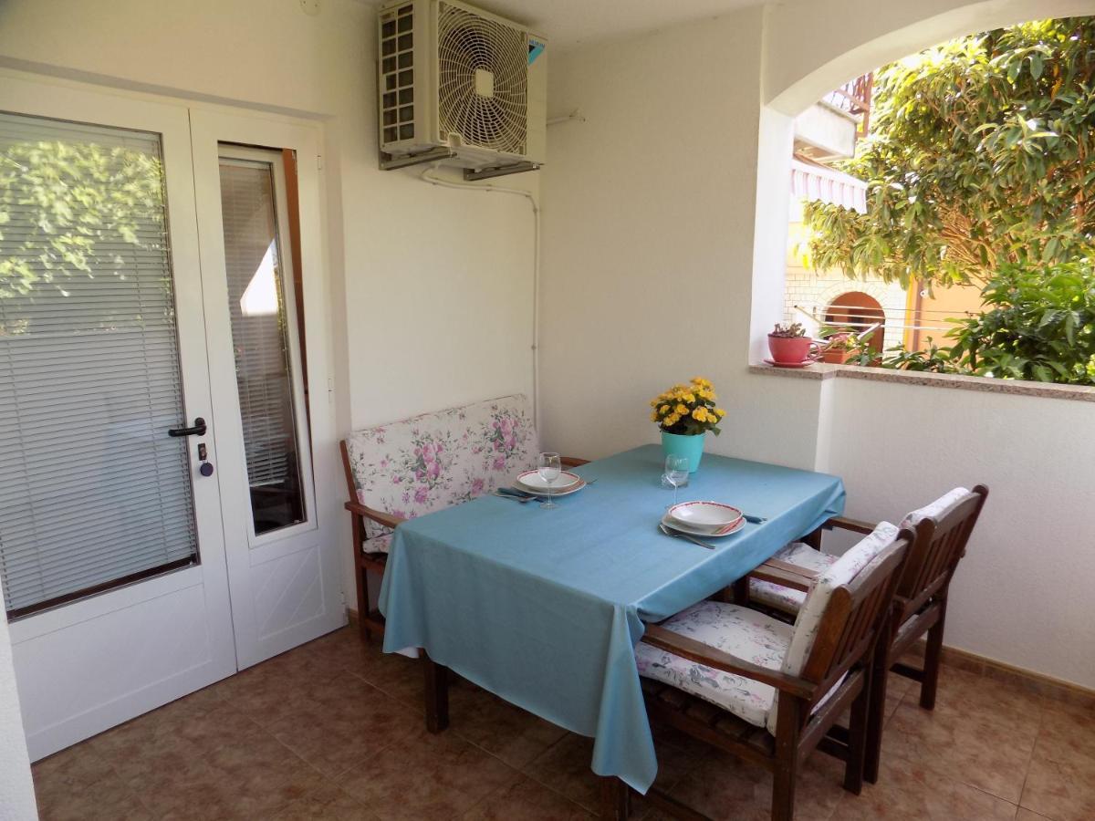 Oriella Apartmans And Room Novigrad Istria Exterior foto